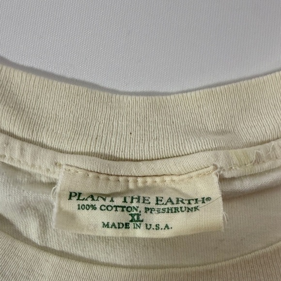 Disney Vintage 90’s Winnie the Pooh Plant the Earth T-shirt - Picture 3 of 10